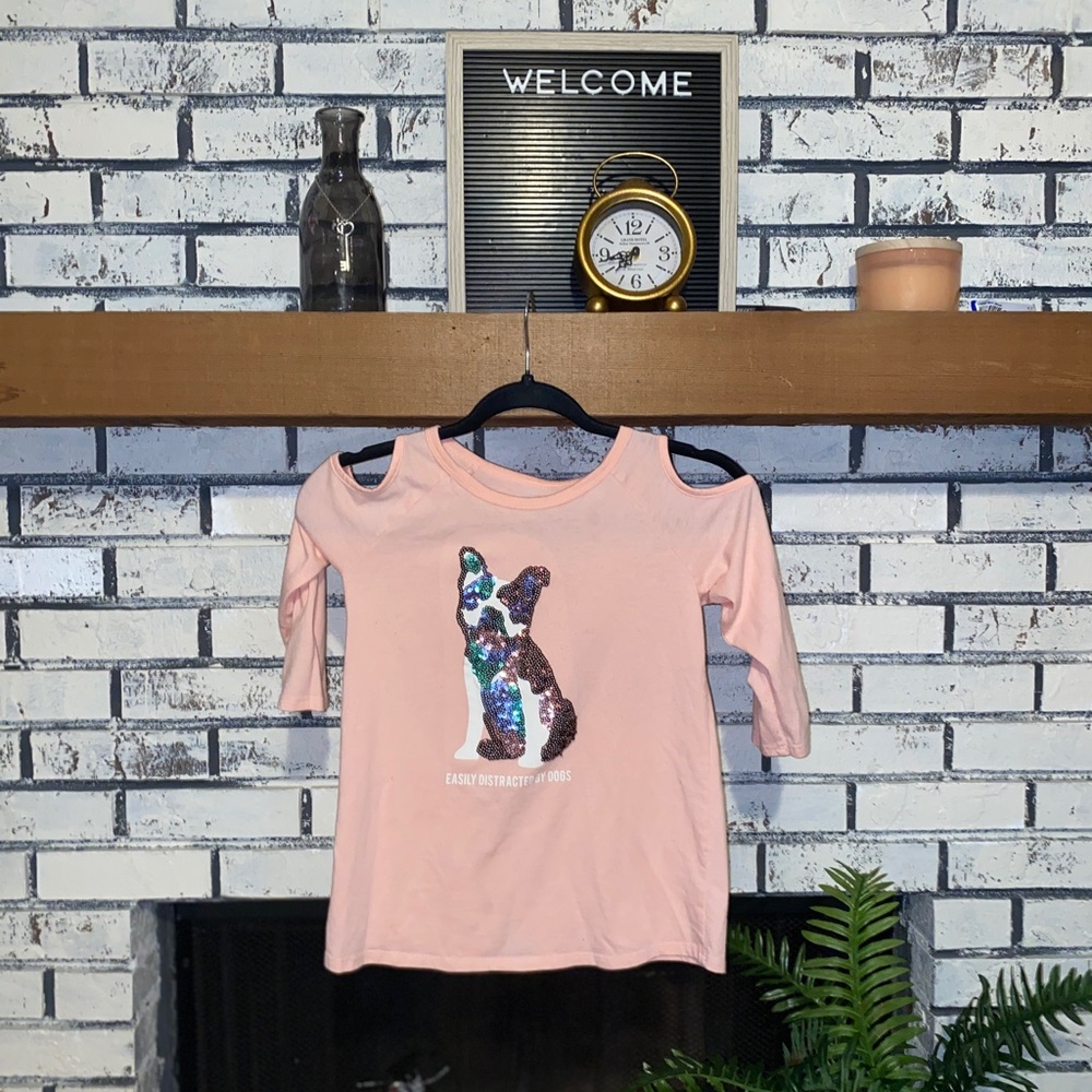 Long sleeve pink shirt, perfect for dog lovers!